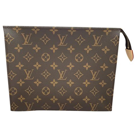 pochette toilette louis vuitton taille 26|Set de trois Poche Toilette Toile Monogram .